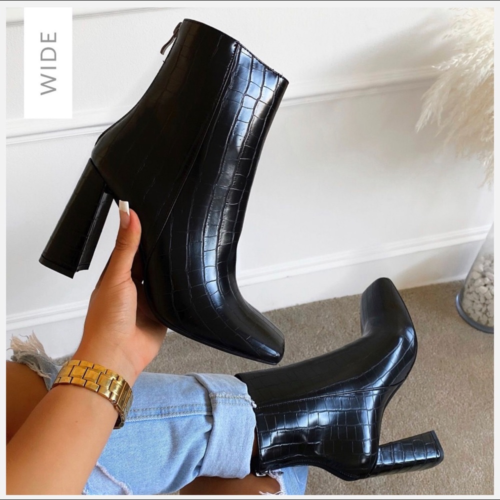 Faux Croc 🐊 Print black boots